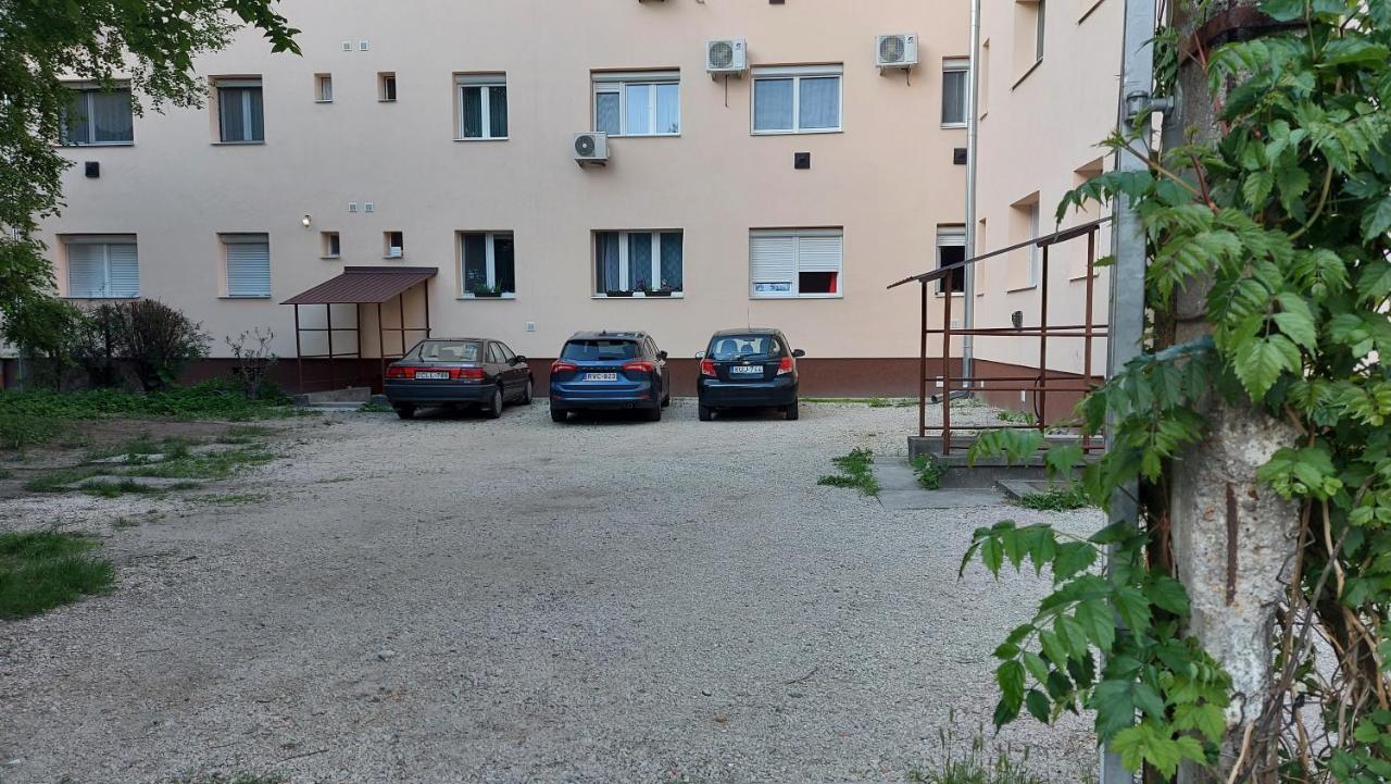 Ancsi Apartmant Кечкемет Экстерьер фото
